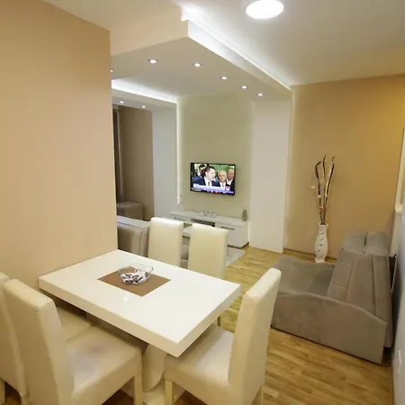 Luna Lux Apartment
