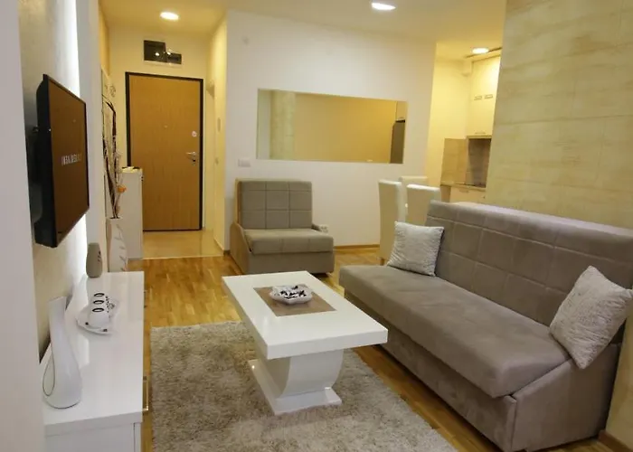 Luna Lux بلغراد